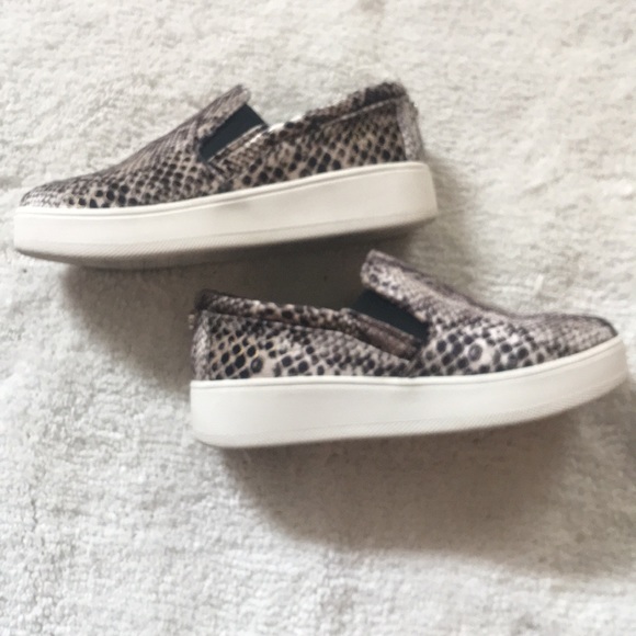 Steve Madden Snakeskin Pattern Platforms - Picture 5 of 6